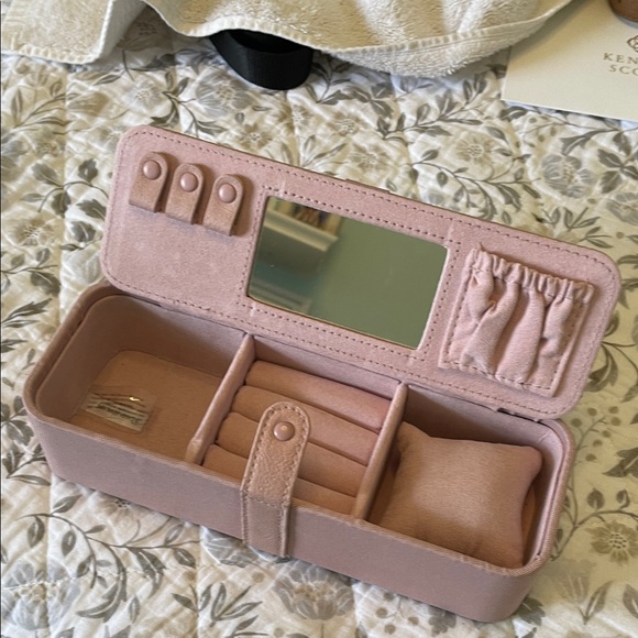 Beis Pink Jewelry Case - Picture 5 of 8